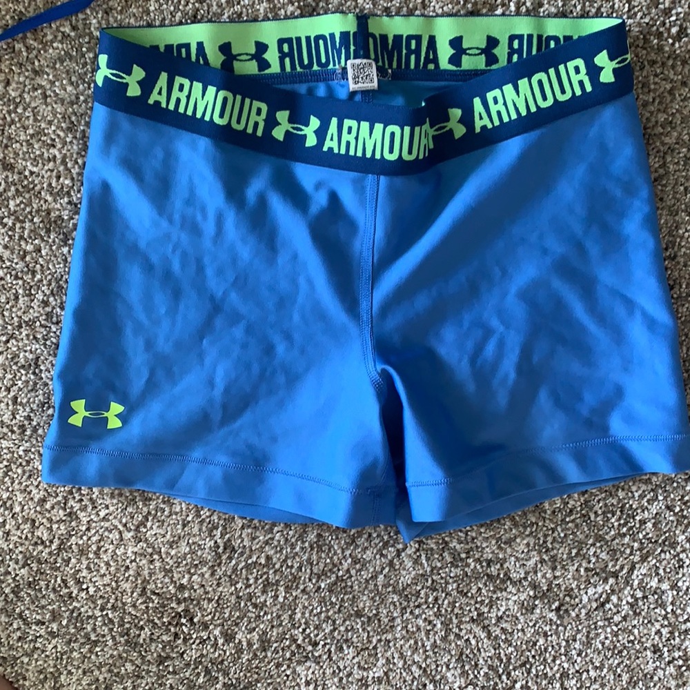Under Armour bike shorts size small